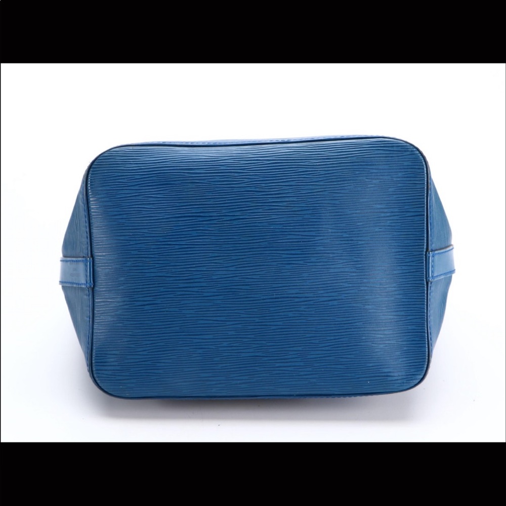Luis Vuitton bucket bag - Picture 6 of 9